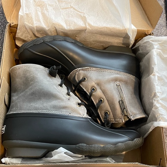 Sperry duck water boots size 7 - Picture 2 of 2